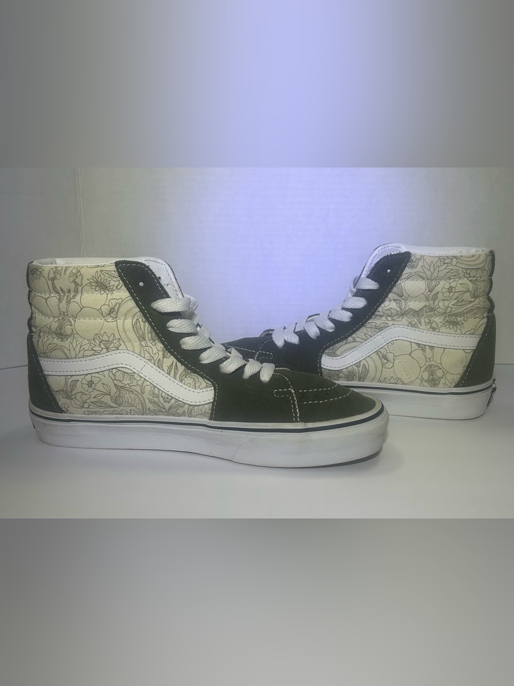 Vans High-Top Skate Sneakers in Black and Cream Size 8.5
